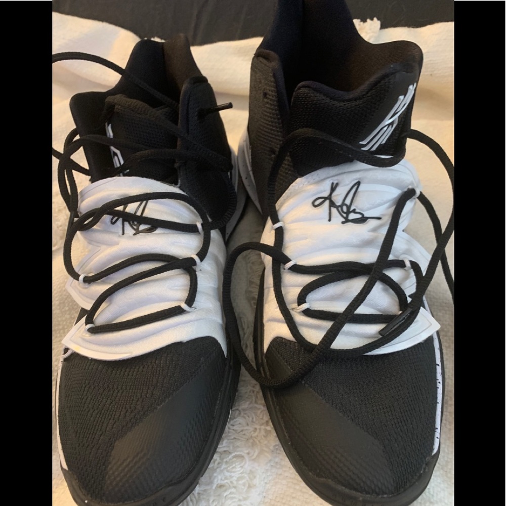 Kyrie 5 TB - size 11